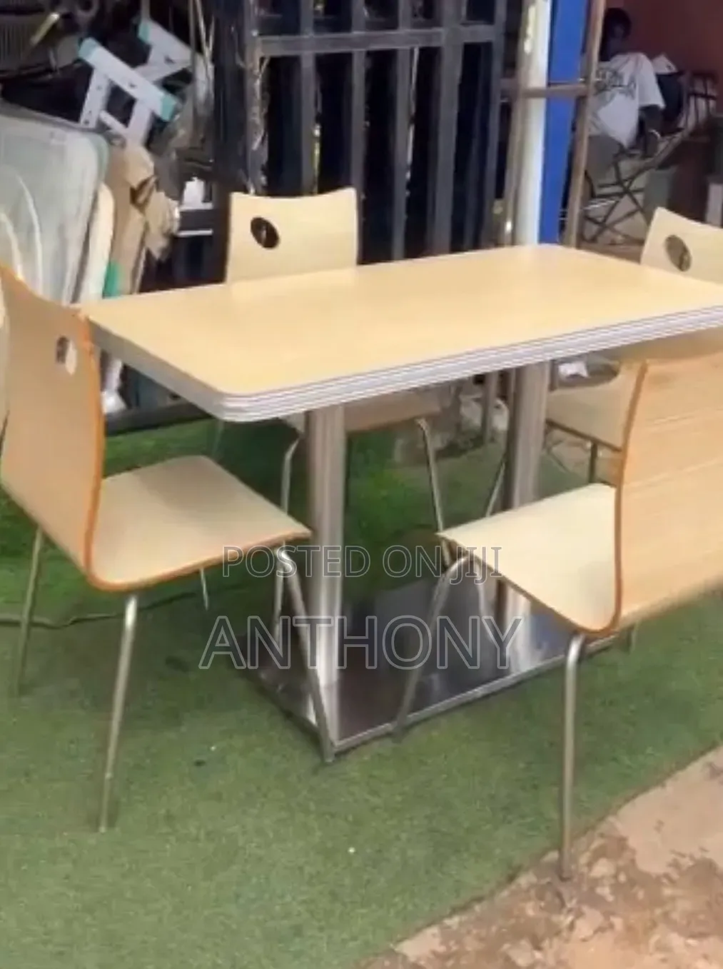 4 Seater Foreign Dinning Table