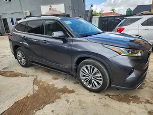 Toyota Highlander 2021 Gray