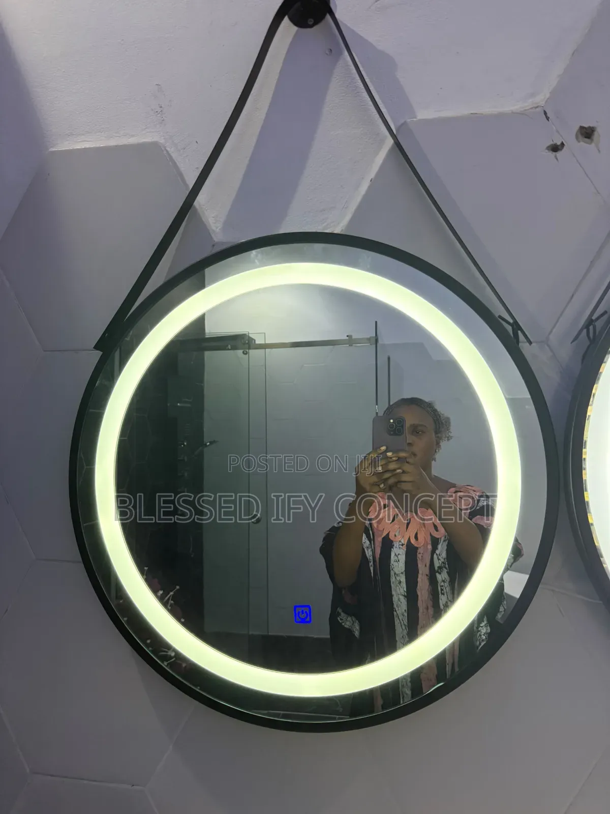 Quality Led Circle Mirror With 3 Lighting