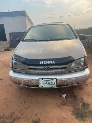 Toyota Sienna 2001 Gold