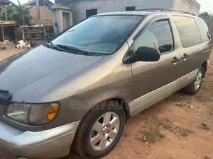 Toyota Sienna 2001 Gold