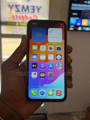 Apple iPhone XR 64 GB White