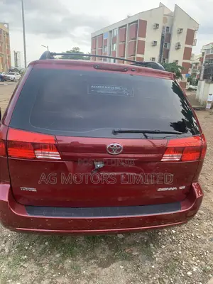 Toyota Sienna 2005 Maroon