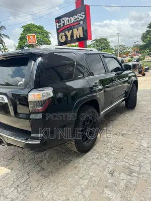 Toyota 4-Runner SR5 4dr 4x2 (4.0L 6cyl 5A) 2016 Black