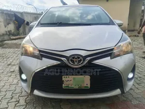 Toyota Yaris 2015 Silver