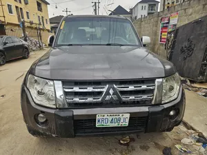 Mitsubishi Pajero 3.8 V6 GLS/GLX 2010 Brown