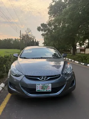 Hyundai Elantra GLS Sedan FWD (1.8L 4cyl 6A) 2013 Gray