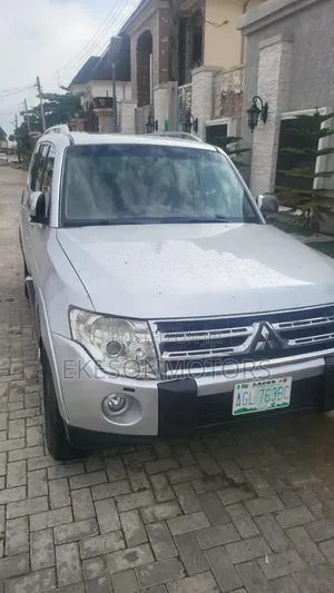 Mitsubishi Pajero 2010 Silver