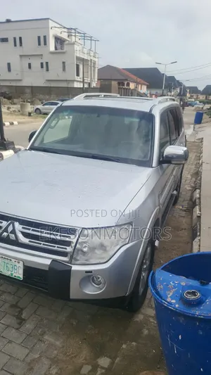 Mitsubishi Pajero 3.2 Di-Dc GLS 2010 Silver