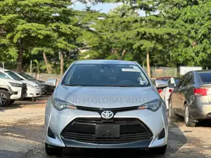 Toyota Corolla LE (1.8L 4cyl 2A) 2018 Silver
