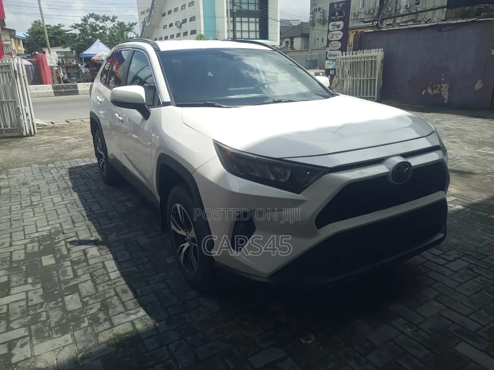 Toyota RAV4 2021 White