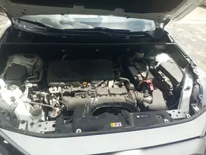 Toyota RAV4 2021 White