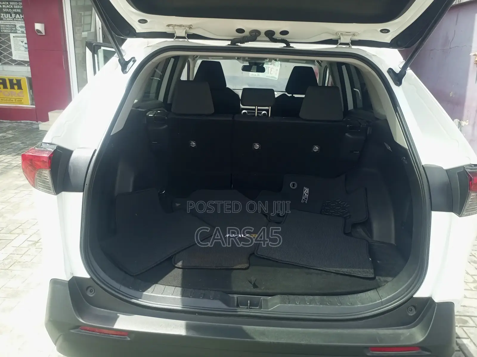 Toyota RAV4 2021 White