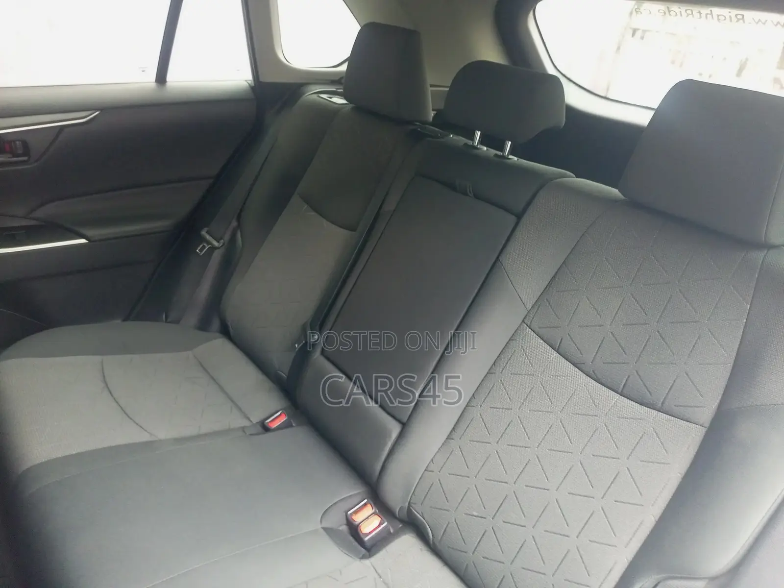 Toyota RAV4 2021 White