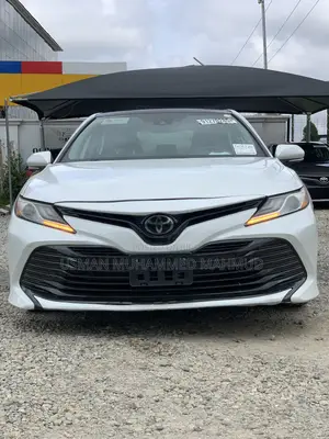 Toyota Camry XLE V6 FWD 2020 White