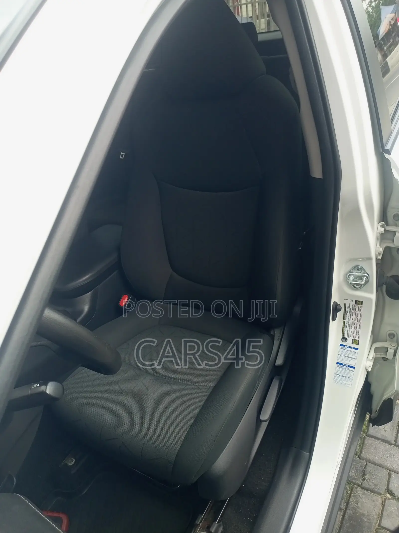 Toyota RAV4 2021 White