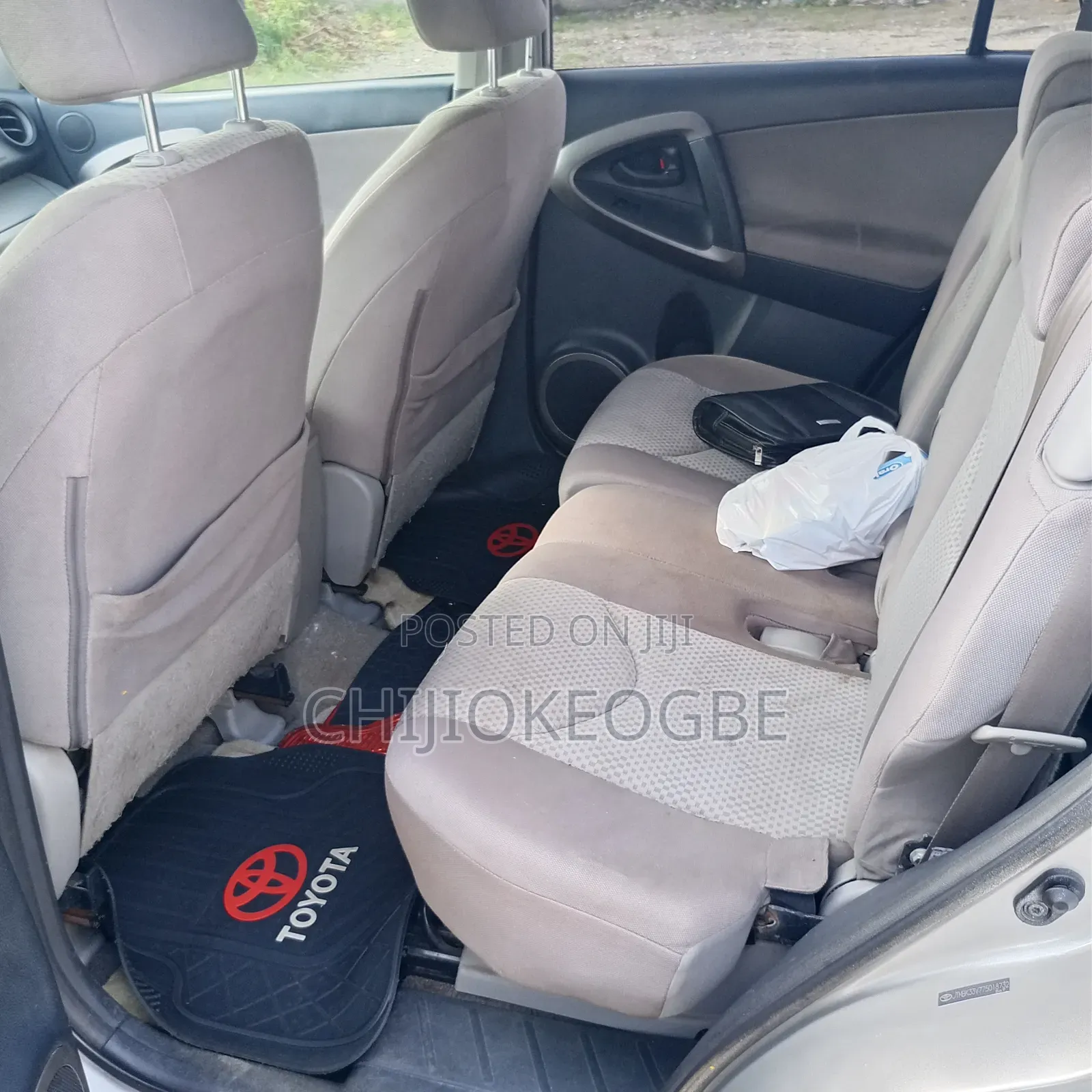 Toyota RAV4 2010 Silver