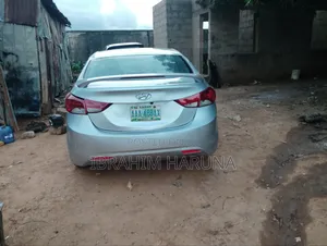 Hyundai Elantra 2012 Silver