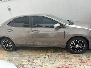 Toyota Corolla LE (1.8L 4cyl 2A) 2018 Gray