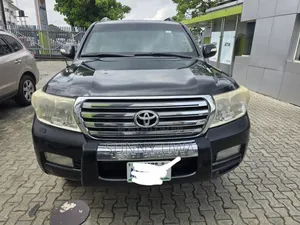 Toyota Land Cruiser 2010 Black
