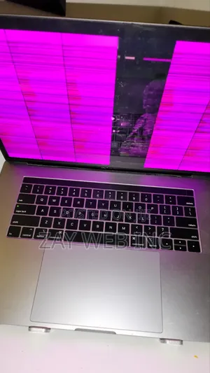 Laptop Apple MacBook 2018 6GB Intel Core i7 SSD 500GB