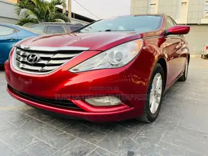 Hyundai Sonata GLS Sedan FWD (2.4L 4cyl 6A) 2012 Red