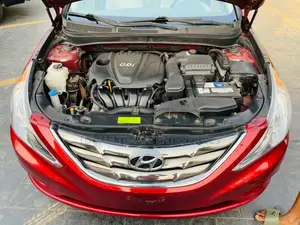 Hyundai Sonata GLS Sedan FWD (2.4L 4cyl 6A) 2012 Red