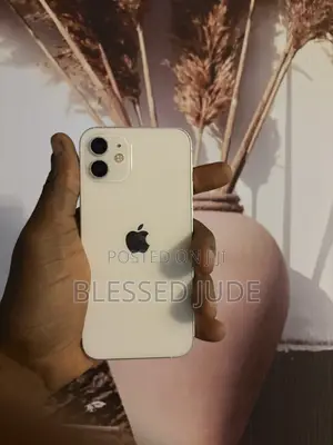 Apple iPhone 12 64 GB Silver
