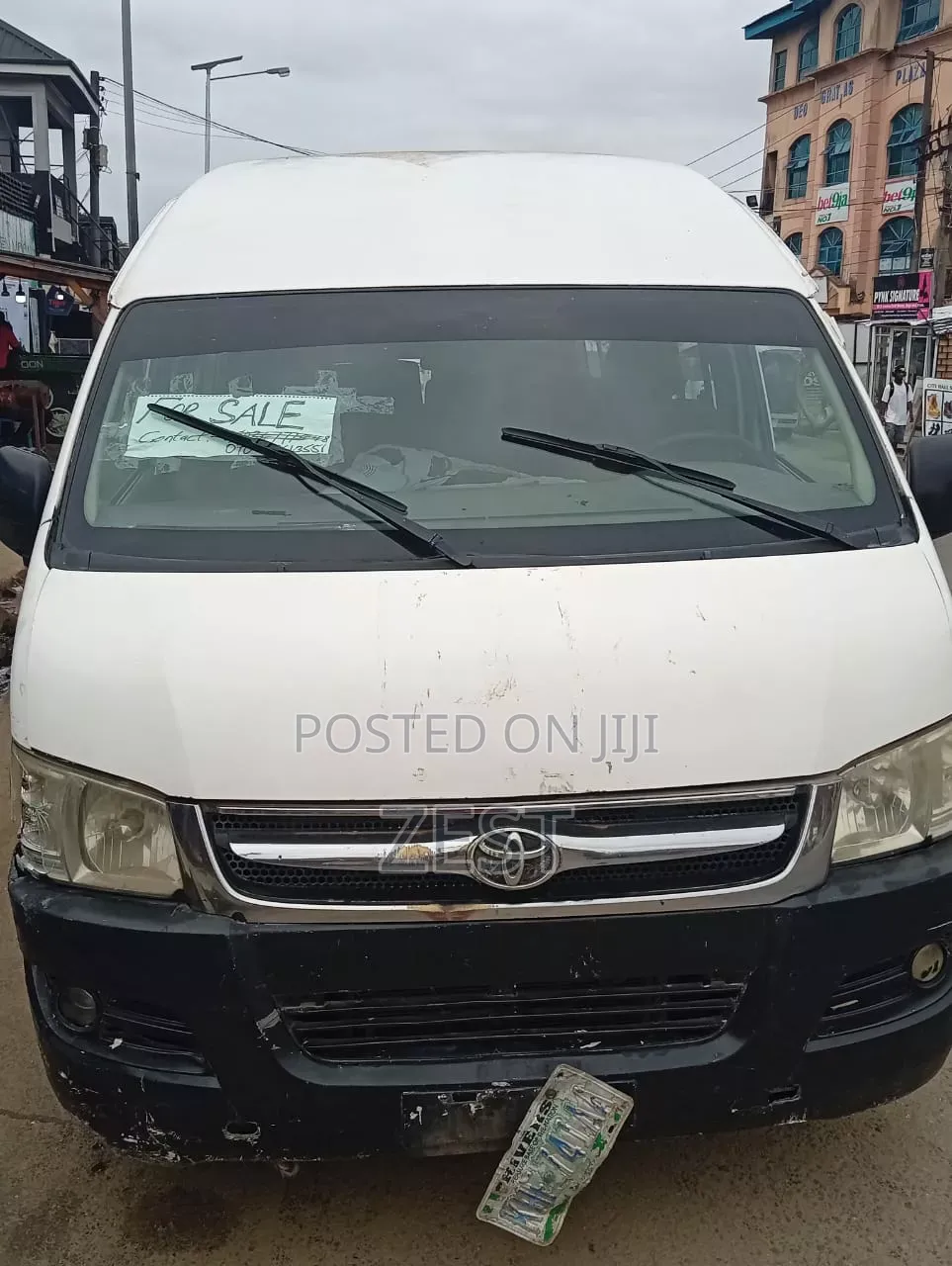 Toyota HiAce 2012 White