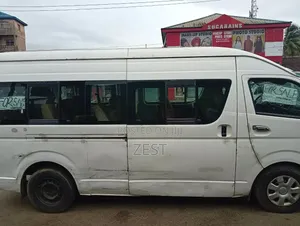 Toyota HiAce 2012 White