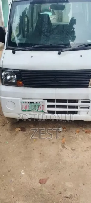 Bus 2013 White