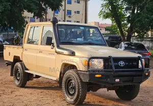 Toyota Land Cruiser 2023 Gold