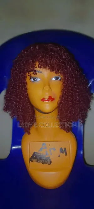 Win Colour Bouncy Curly Wig
