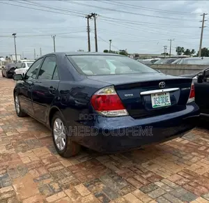 Toyota Camry 2005 Blue