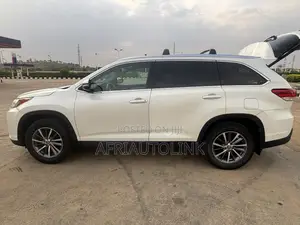 Toyota Highlander XLE 2019 White