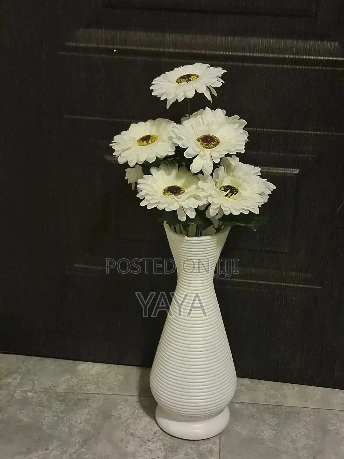 Clasic Flower and Vase