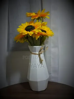 Clasic Flower and Vase