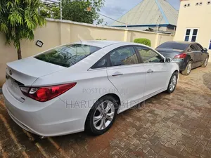 Hyundai County 2014 White