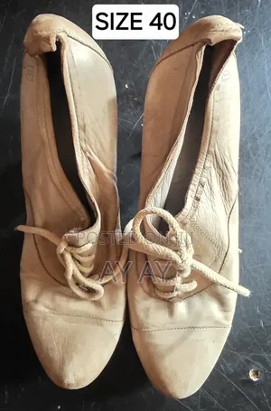 Ladies Low Heels Elegant Shoe.