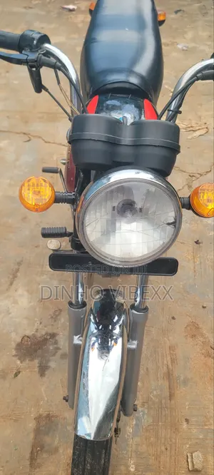 Bajaj Boxer 2022 Red