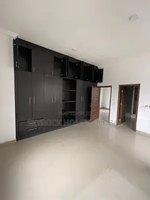 Mini Flat in Ikate for rent