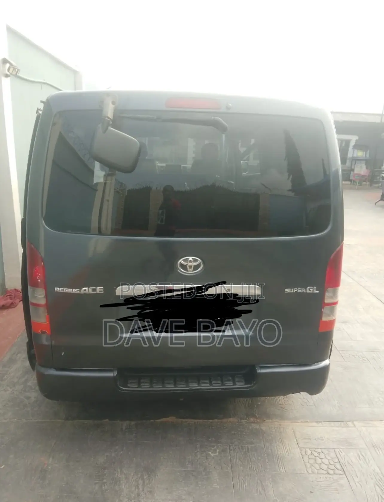 Toyota HiAce 2010 Black