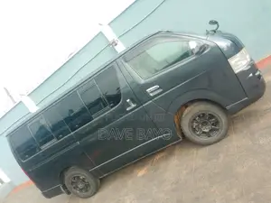 Toyota HiAce 2010 Black