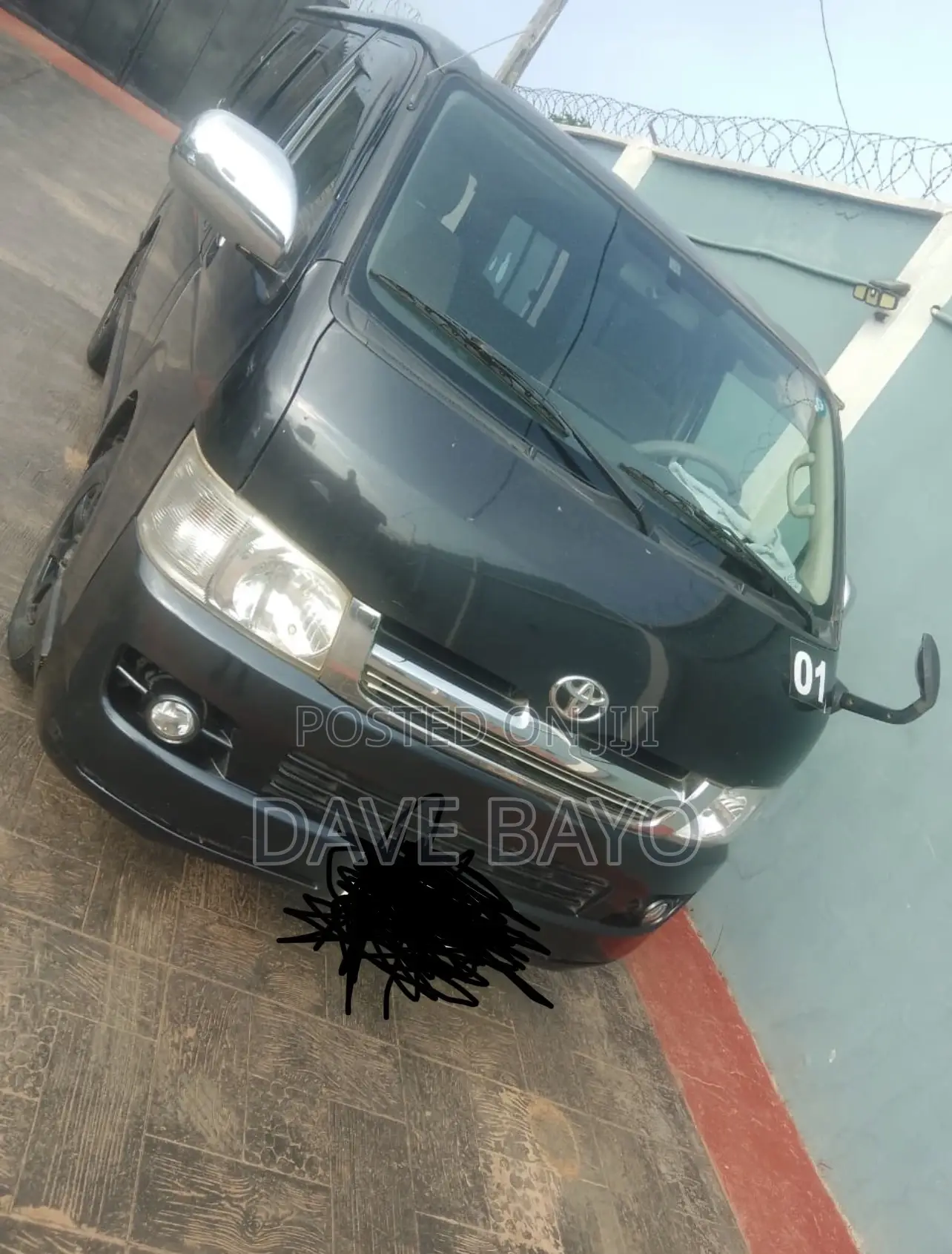 Toyota HiAce 2010 Black