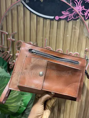 Brown Vintage-Style Leather Clutch Bag