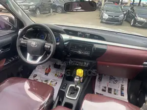 Toyota Hilux SR5 4x4 2018 White