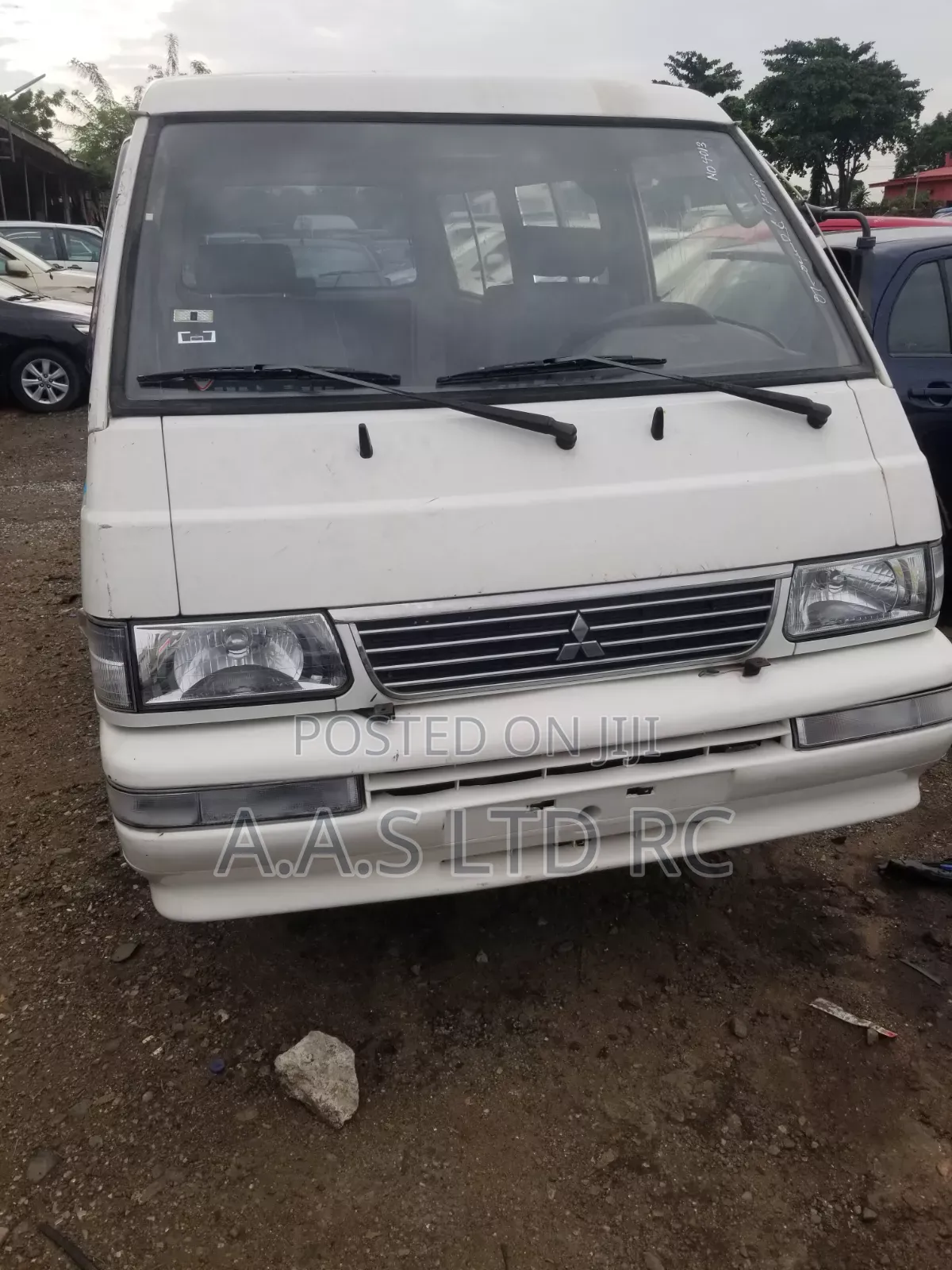 Mitsubishi Delica 2009 White