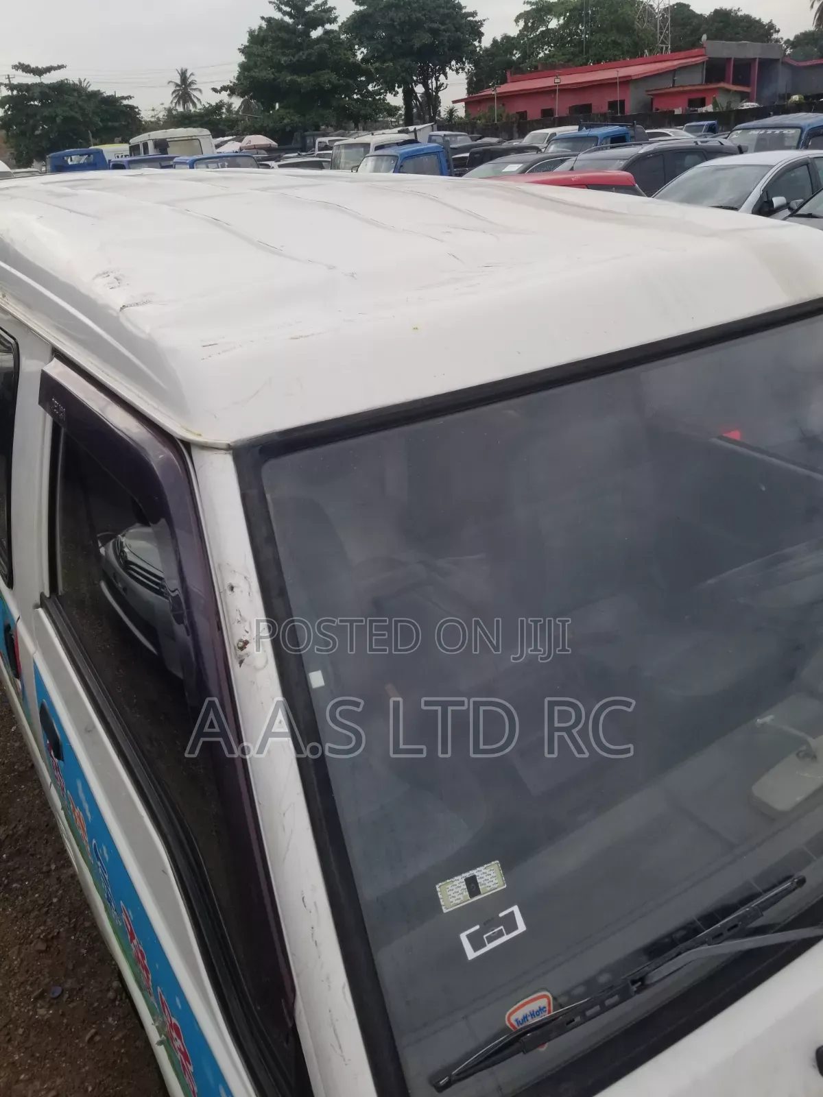 Mitsubishi Delica 2009 White