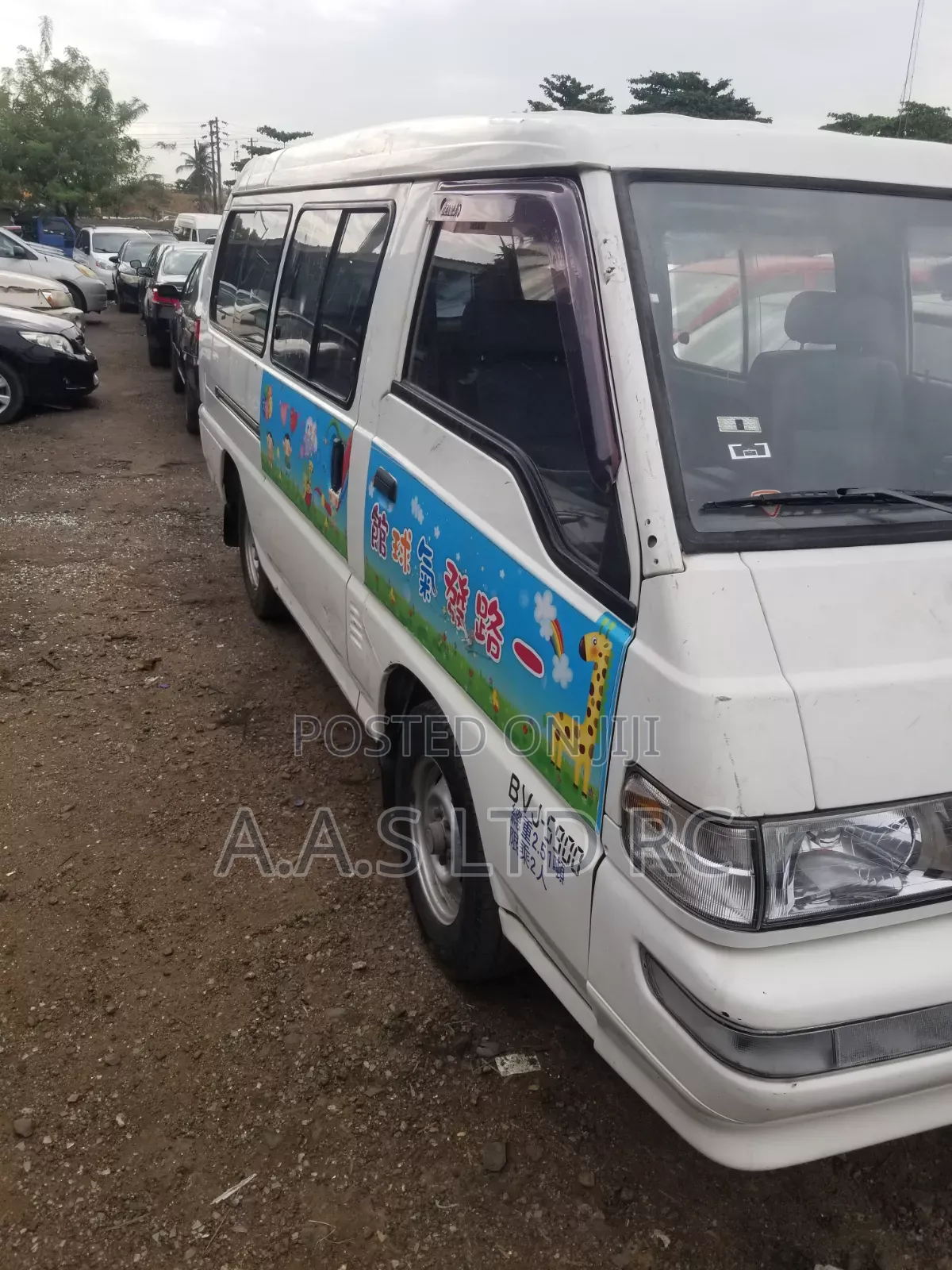 Mitsubishi Delica 2009 White
