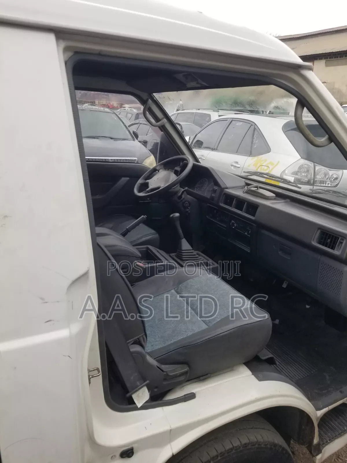Mitsubishi Delica 2009 White